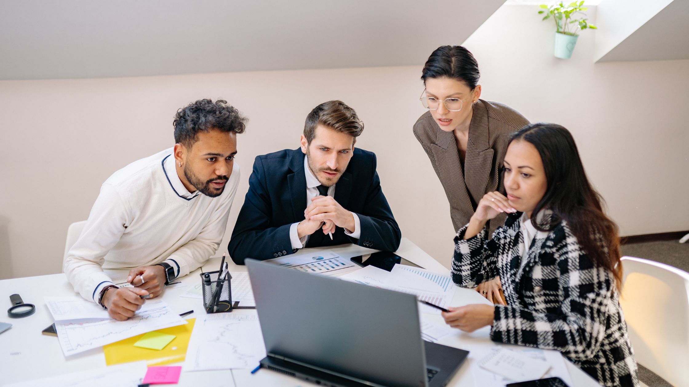 Team Leadership vs. Team Management: What’s the Difference?