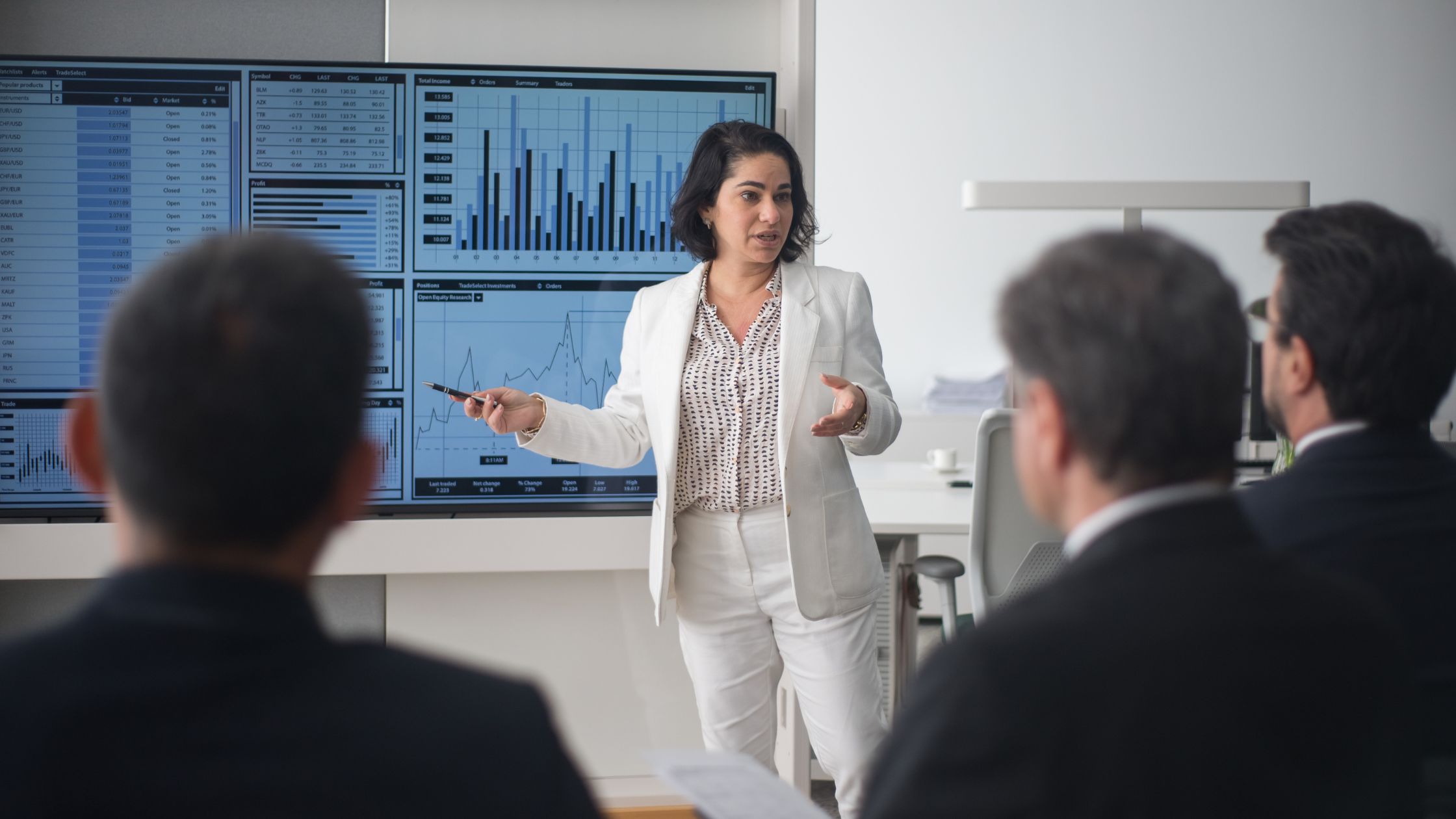 Leading Through Change: Leadership Strategies for Uncertain Times